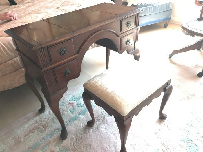 105-s dressing table