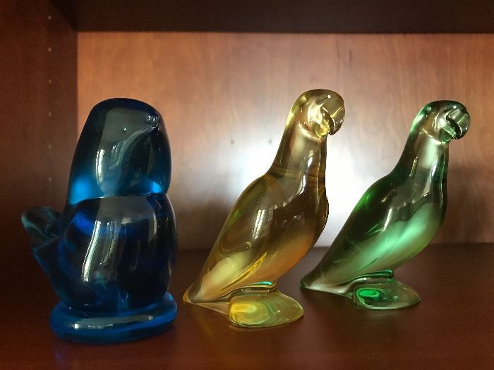 Yes slow and green Baccarat glass bird figurines
