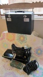 SINGER FEATHERWEIGHT