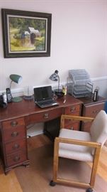 VINTAGE MAHOGANY DESK