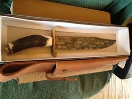 Damascus steel Hunting Knife in Orig box made by Marbles Safety Axe co never used