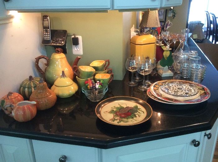 Kitchen ceramics, fruits and vegetables themes