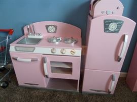 Pink kitchen set 