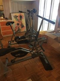 Nearly new exercise equipment m
