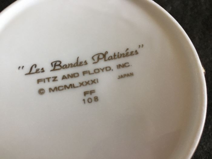 The main pieces are in the "Les Bandes Platinees". 