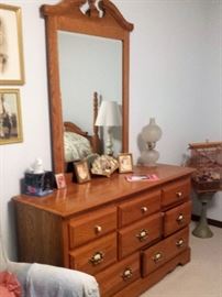 Bassett dresser with mirror