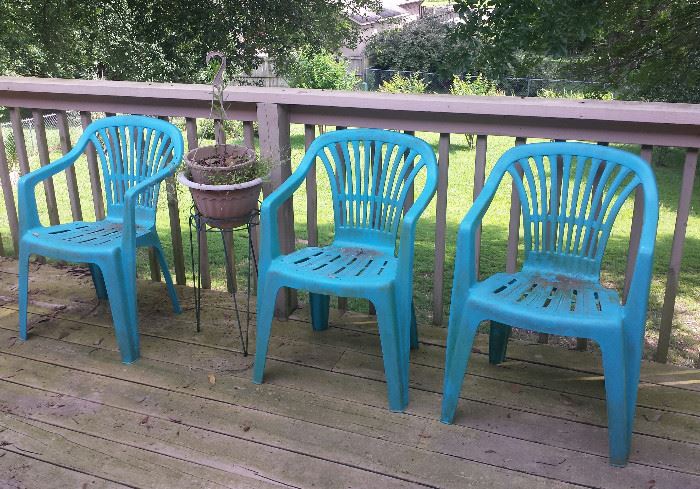 turquoise plastic patio chairs