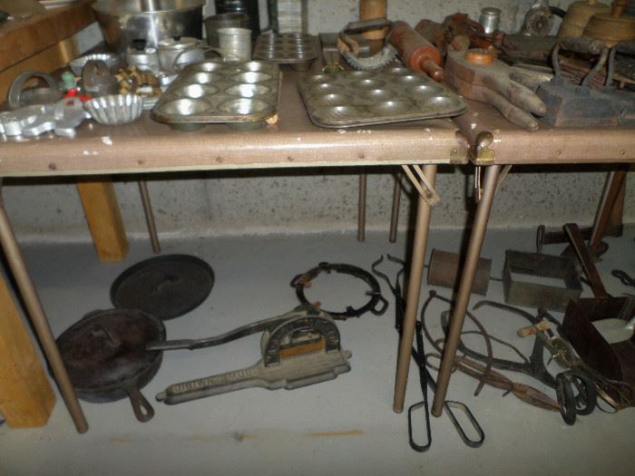 more old cast iron & vintage kitchen items