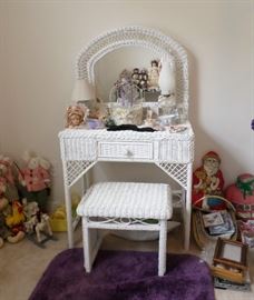 Adorable Wicker Vanity Table for a Little Girl's Room