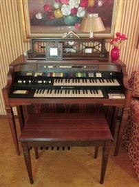 Hammond Electric Organ with Bench and Sheetmusic