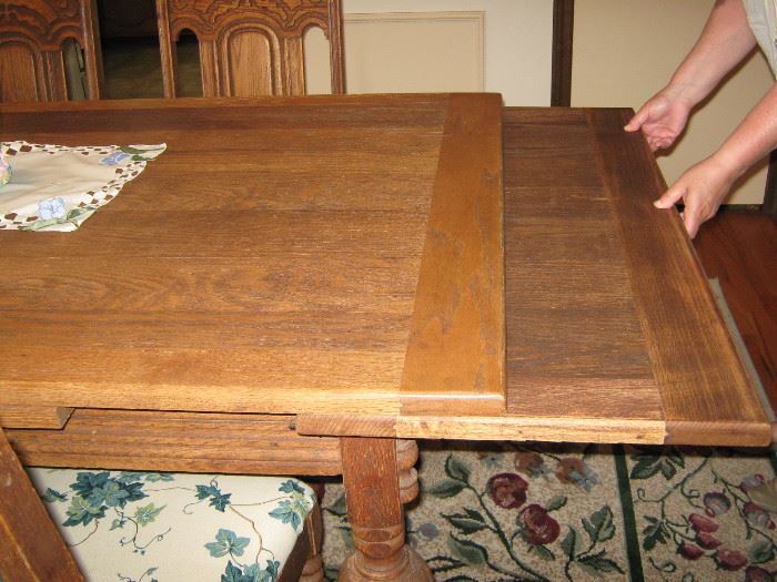 Dining room table inserts