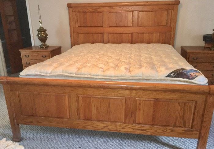 Front view king-size bed with Serta pillowtop mattress set
