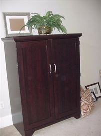 Double door cabinet