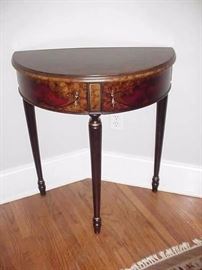 Demilune table
