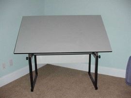 Drawing table