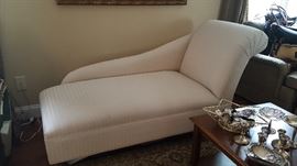 Fainting couch  /  Chaise Lounge