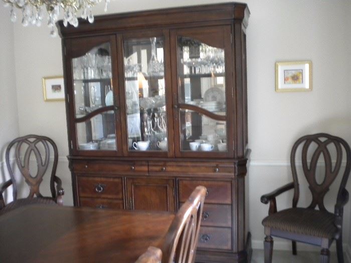 Thomasville Impressions Dining room table dual pedestal , 6 chairs and china cabinet