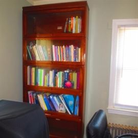 LUNDSTRUM PAIR BARRISTER BOOKCASES (6 TIERS)