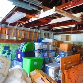 GARAGE FULL!! COMPUTER GEEKS DREAM