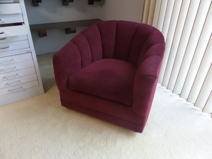 SWIVEL CHAIR IN THE STYLE OF KAGAN