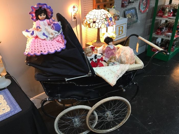 PRAM early 1900's baby carriage