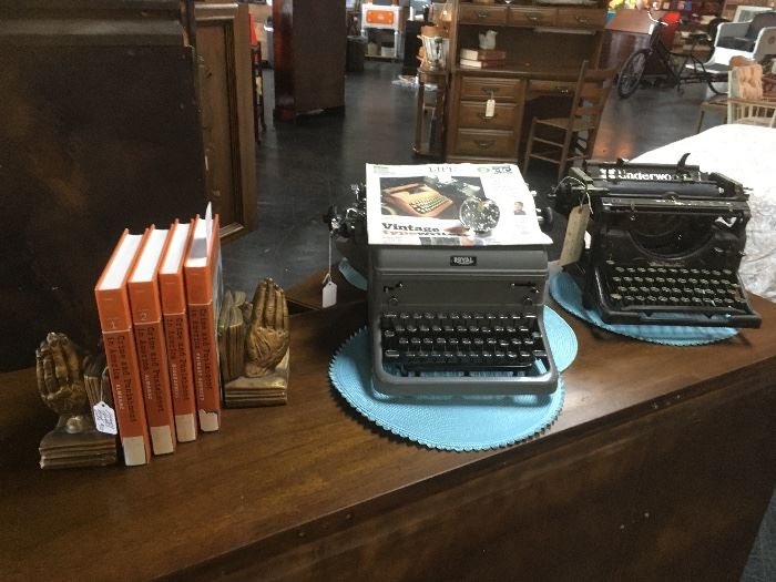 More antique typewriters