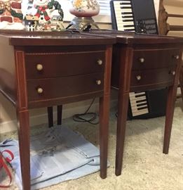 Beautiful pair of vintage endtables. Glass tops included. 