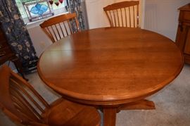 Tell City Hard Rock Maple Table with 4 Chairs 4' Round plus Leaf