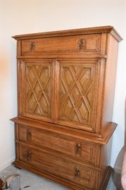 Thomasville Gentlemens Chest 58" Tall X 41" Wide X 21" Deep