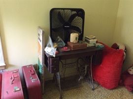 Singer tredle sewing machine