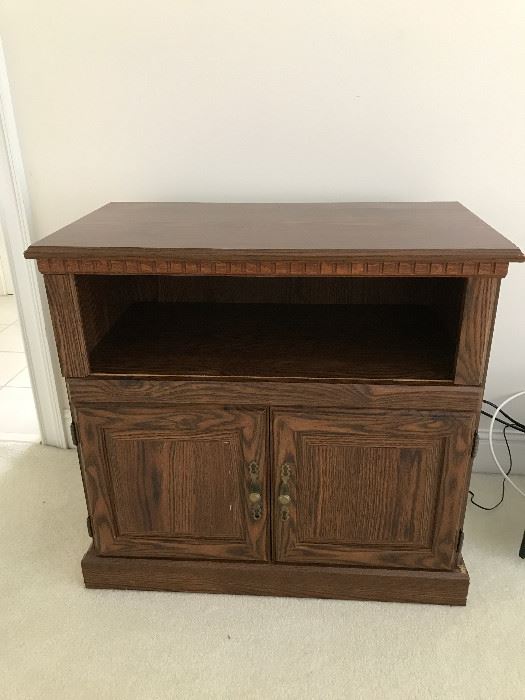 Entertainment/TV Stand