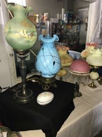 Fenton hanging hearts lamp in baby blue