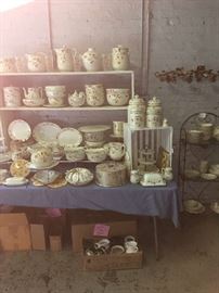 Hall, Jewel Tea autumn leaf over 200pcs