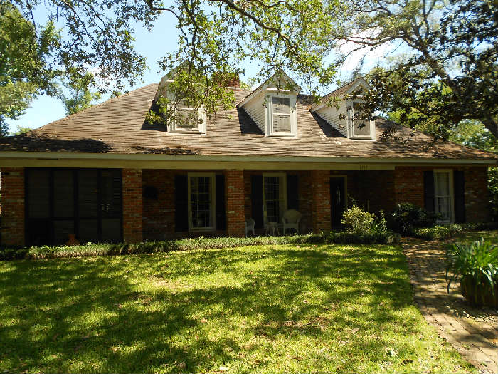 We will be selling the contents of this beautiful South Baton Rouge area home! Over 4500 square feet of family antiques and furnishings!