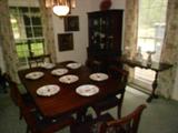 Beautiful Mahogany 10 pc Dinning Room Suite