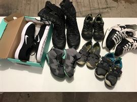 Mens and boys shoes. Boys hockey skates.