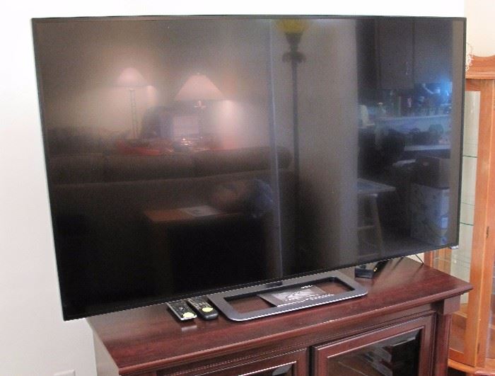 Vizio 65" Ultra HD - LCD - 4K smart tv.