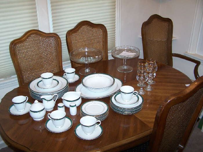 FRUITWOOD DINING TABLE & CHAIRS, NIKKO CHINA & GLASS
