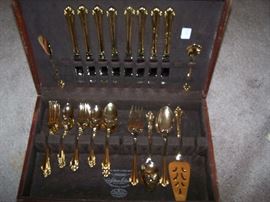 GOLD-TONE FLATWARE SET