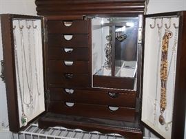 jewelry box with jewelry