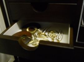 jewelry box with jewelry