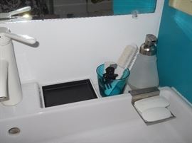 bathroom accessories