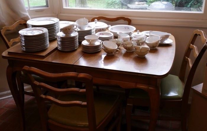 Cute dining set, Hutchenreuther floral china