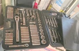 Rachet and wrench set