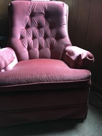 Swivel bedroom chair