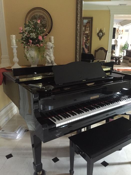 Griffith  Black lacquer baby grand Piano