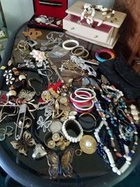 Costume jewelry 