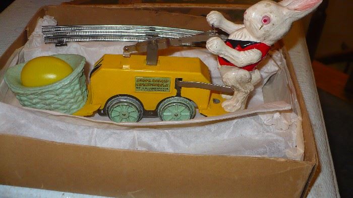 lionel bunny car with track in very nice condition