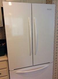 FRENCH DOOR KITCHEN AID ! LIKE NEW! 