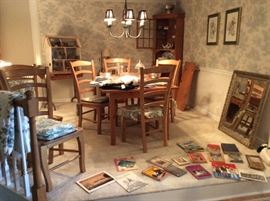 BEAUTIFUL DR TABLE AND CHAIRS ! 